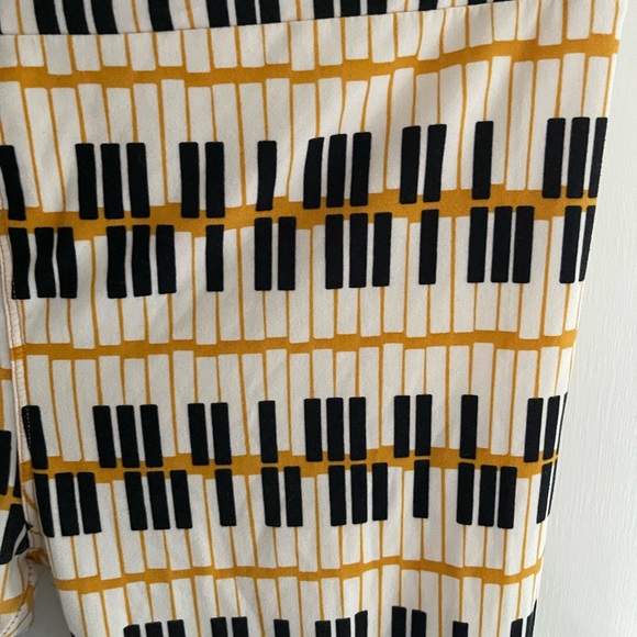 LuLaRoe Piano Keys leggings TC - Picture 2 of 3